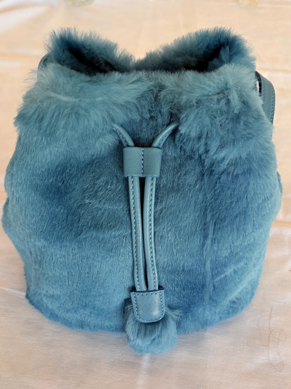 Long-champ blue fur give me a hug bucket bag